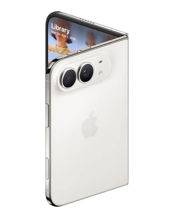 iPhone Duo en blanco, parcialmente abierto, vista trasera
